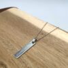 Collier couple à personnaliser vertical Femme - Date en chiffres Romains